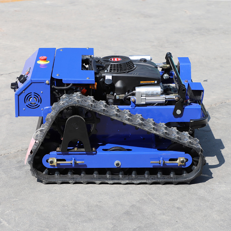 جزازة العشب المنحدرة التي يتم التحكم فيها عن بعد