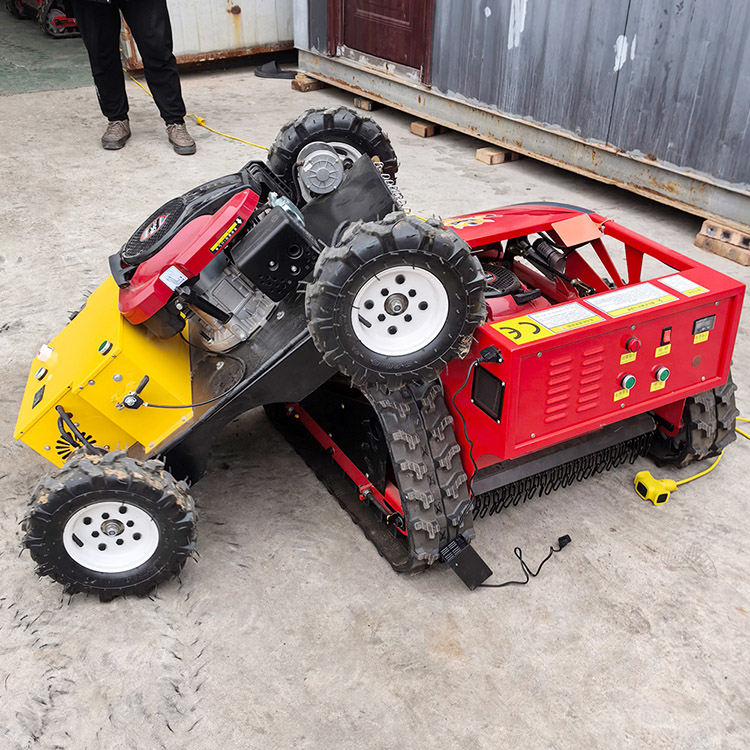 جزازة العشب ذات العجلات