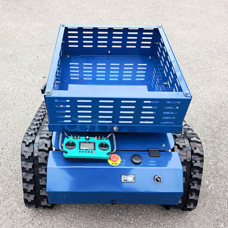 جزازة عشب تعمل بجهاز تحكم عن بعد