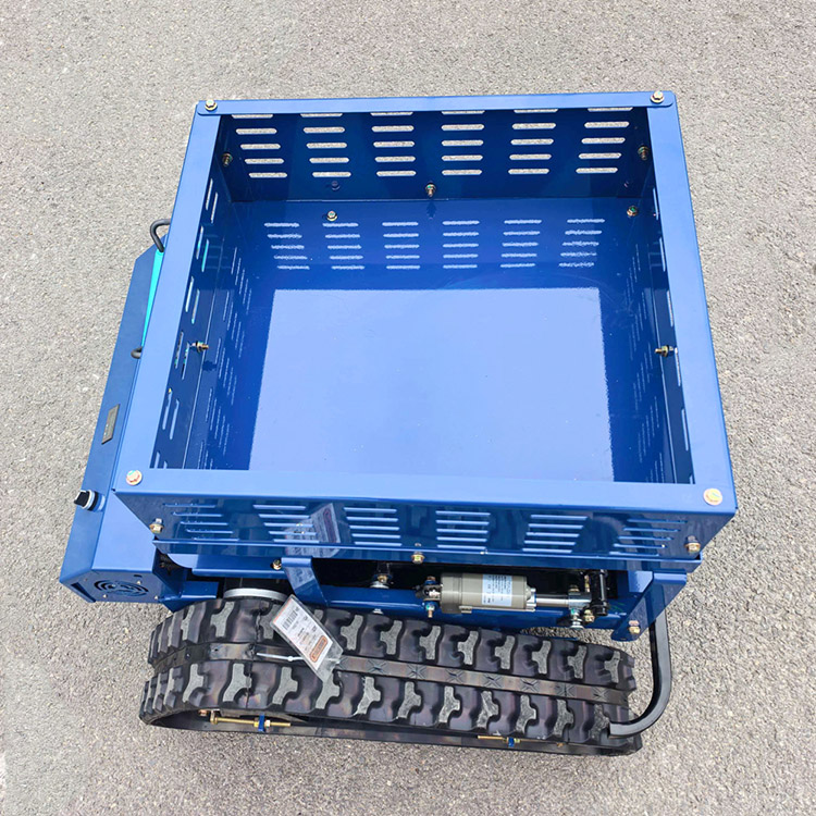 جزازة عشب تعمل بجهاز تحكم عن بعد