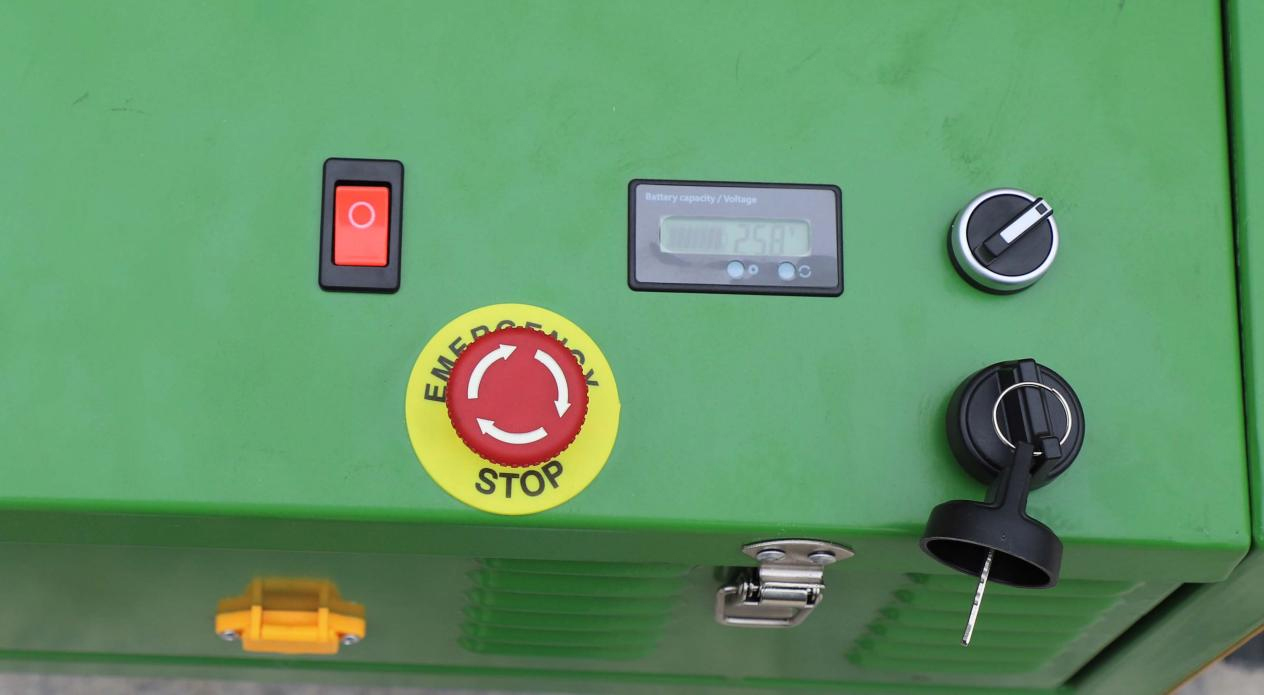 قاطعة الفرشاة بجهاز التحكم عن بعد