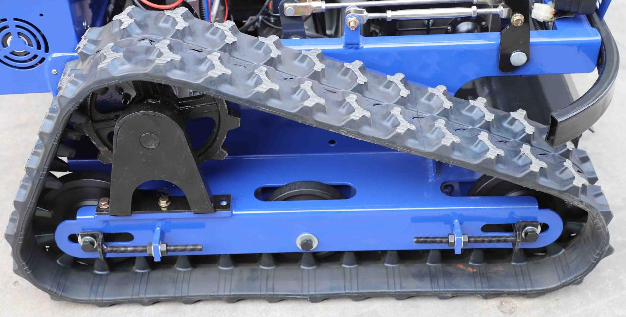 جزازة العشب المنحدرة التي يتم التحكم فيها عن بعد