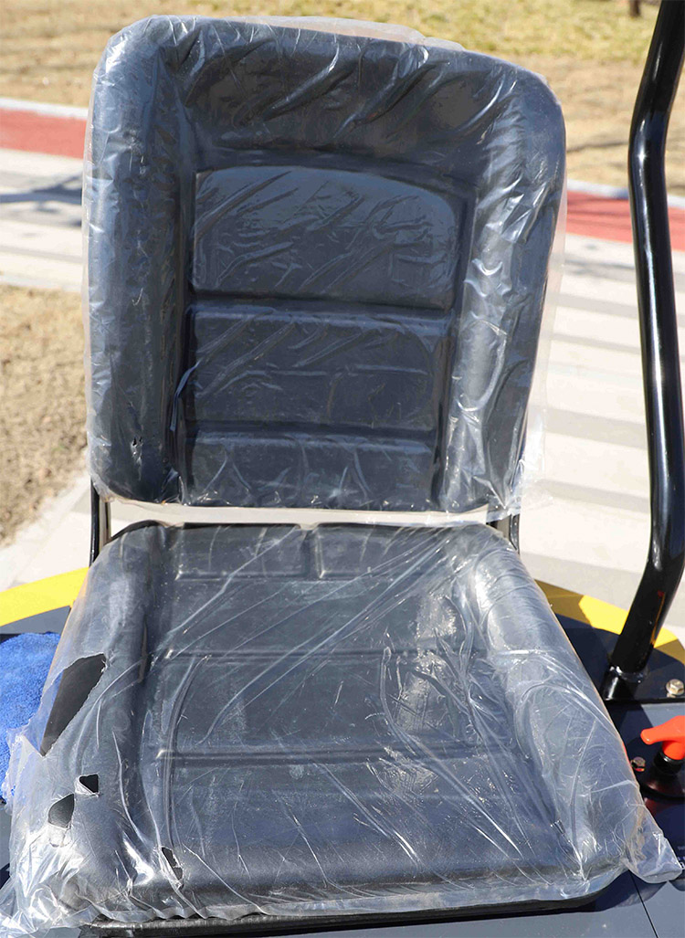 حفارة صغيرة سعة 1.2 طن