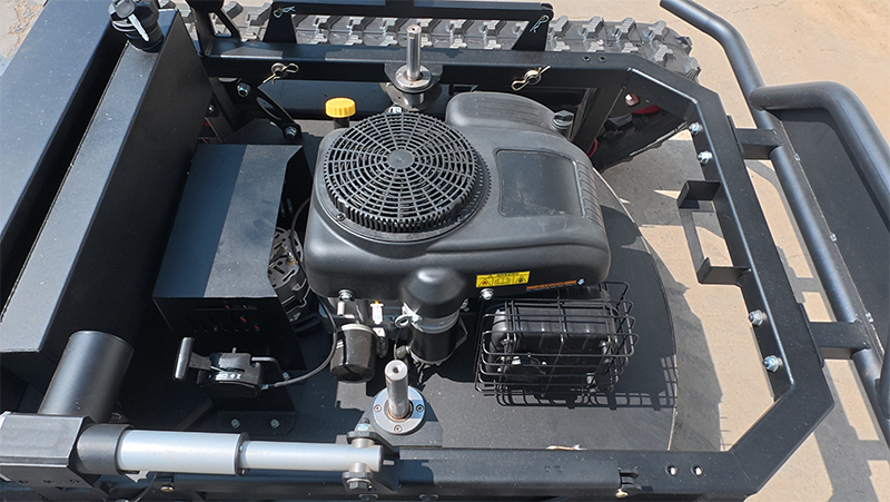 جزازة العشب الآلية.jpg