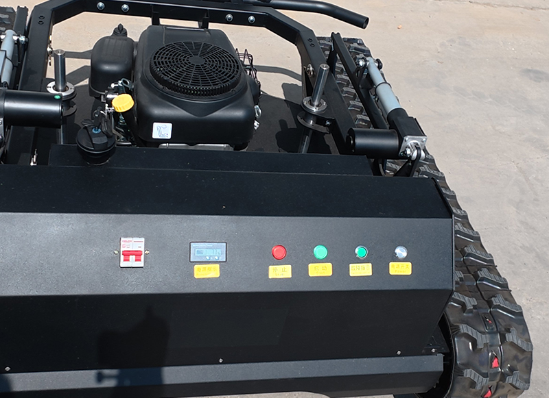 جزازة العشب الآلية.jpg