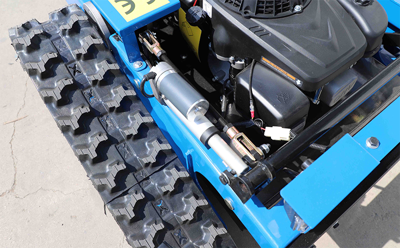 جزازة العشب ذاتية الدفع.jpg جزازة العشب ذاتية الدفع.jpg