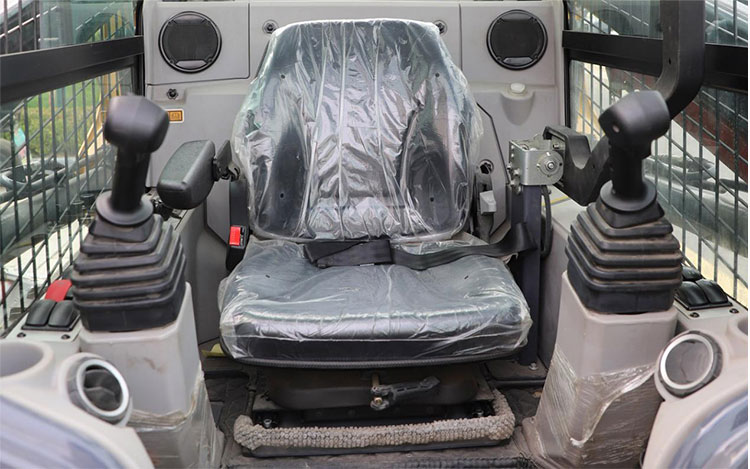 لودر انزلاقي مدمج لودر انزلاقي مدمج