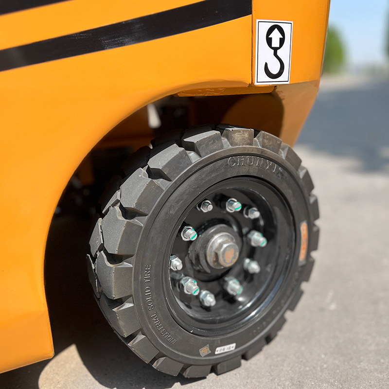 رافعات شوكية كهربائية صغيرة